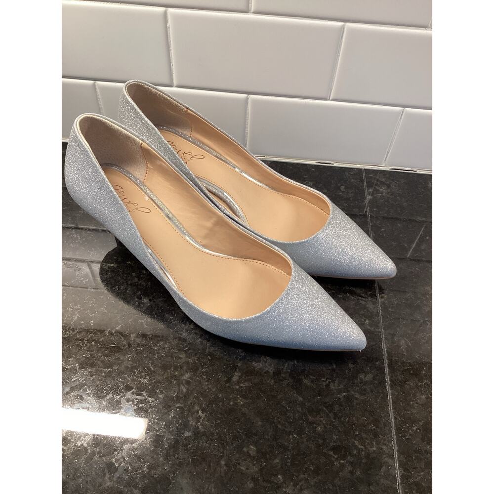 Badgley Mischka Women's‎ Royalty Kitten Heel Pump Bridal Glitter Silver Size 9